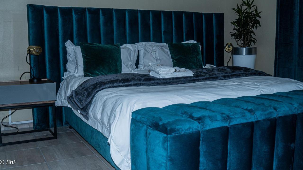 Henry George Guest House Pretoria Bagian luar foto