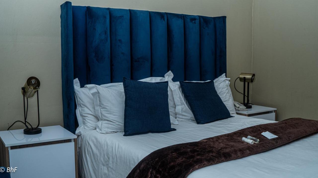 Henry George Guest House Pretoria Bagian luar foto
